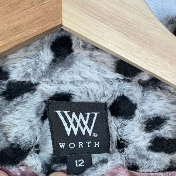 🐛 Worth Black and Gray snow leopard faux for long Blazer - Picture 2 of 8